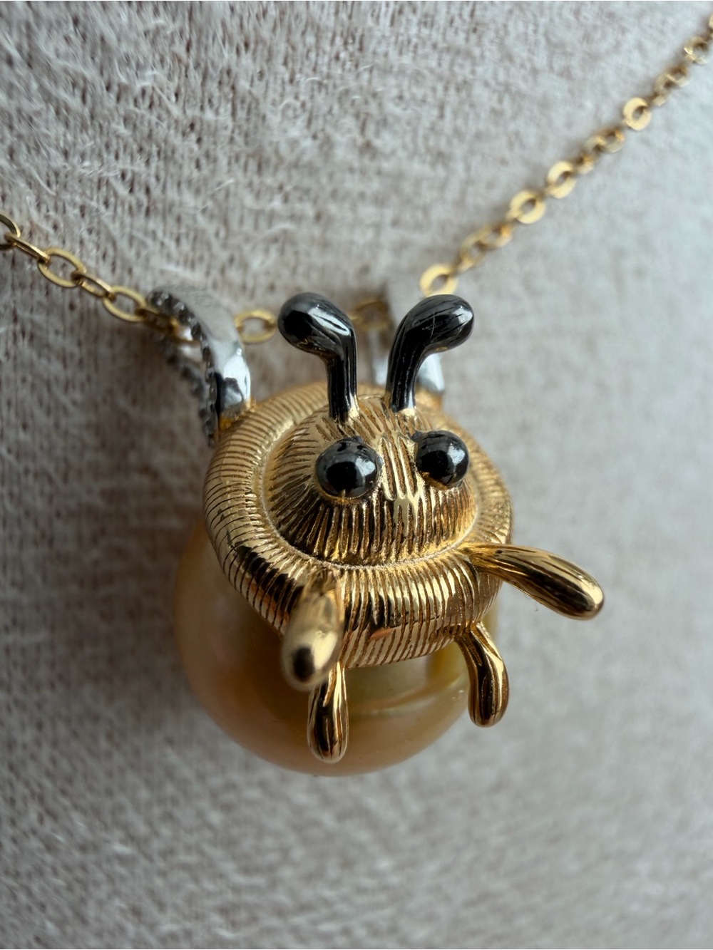 South Sea Golden Pearl Bee Pendant 🐝 | 11.8mm | S925 Sterling Silver | New - Picture 7 of 11